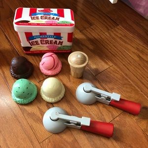 Melissa and Doug Ice Cream set